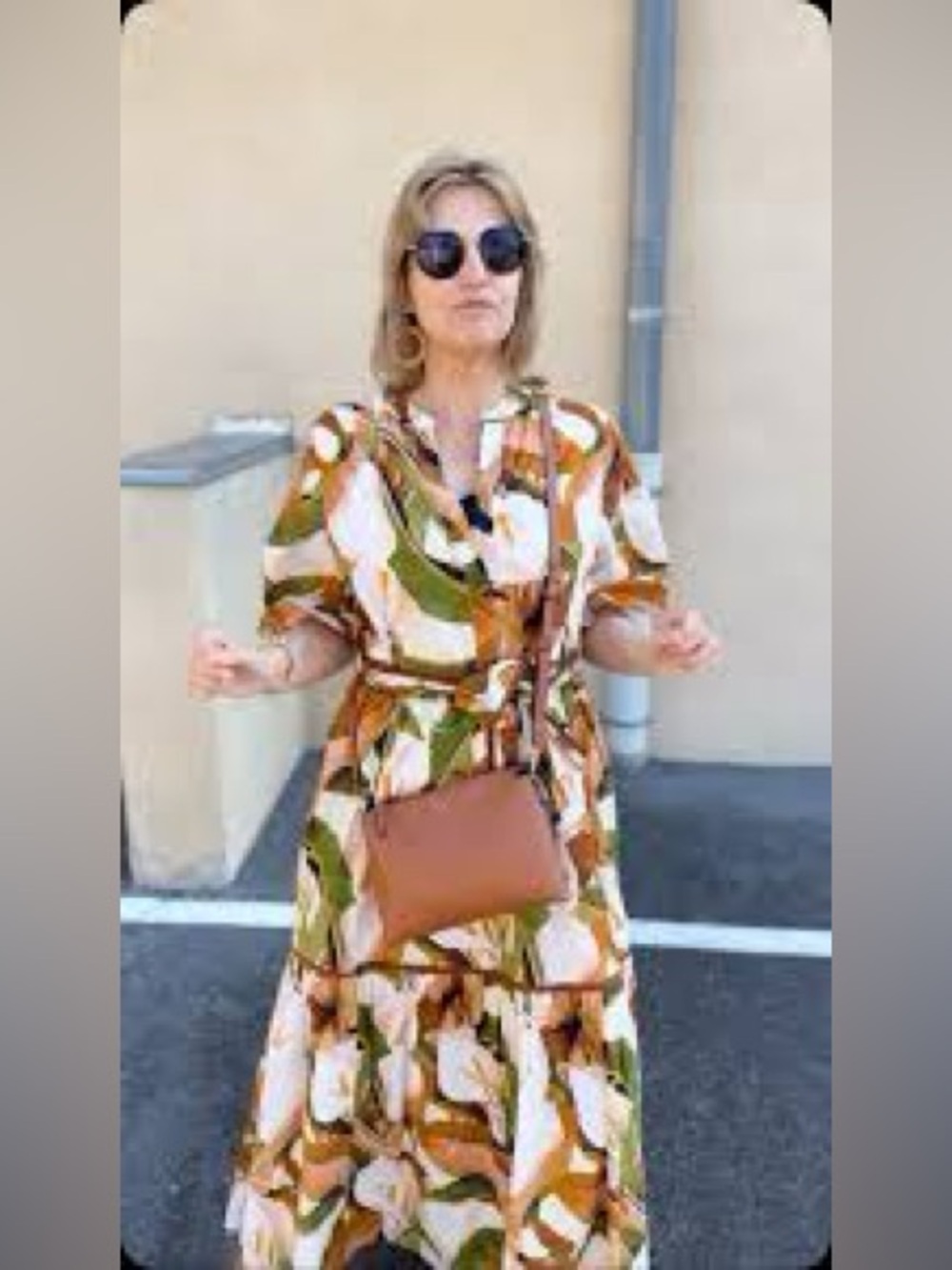 Holiday Lynwood Dress, loose fit, in-seam pockets, tropical print size Small
